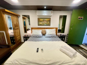 Independent Studio 25 Corner House Bandra west